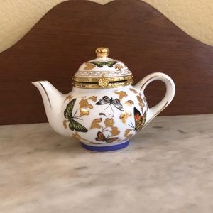 🦋First Edition Teapot Collectible 2002 Hinged Box